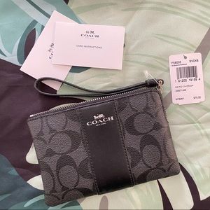 Coach Wristlet NTW